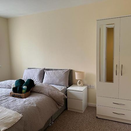 Rooms 7 Minutes From Etihad Manchester Exteriör bild
