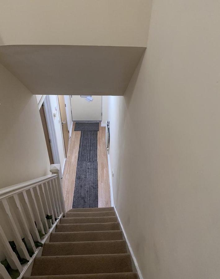Rooms 7 Minutes From Etihad Manchester Exteriör bild